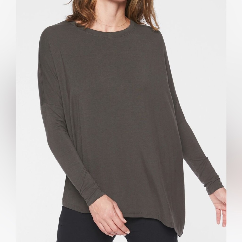 Athleta Cloudlight Relaxed Asym Longsleeve Pullover Top Women’s Small Grey